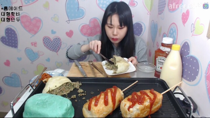 초대형 음식을 사랑하는 먹방BJ | 인스티즈