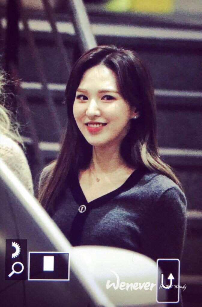 보헤미안 랩소디 관람하고 퇴근하는 레드벨벳 | 인스티즈