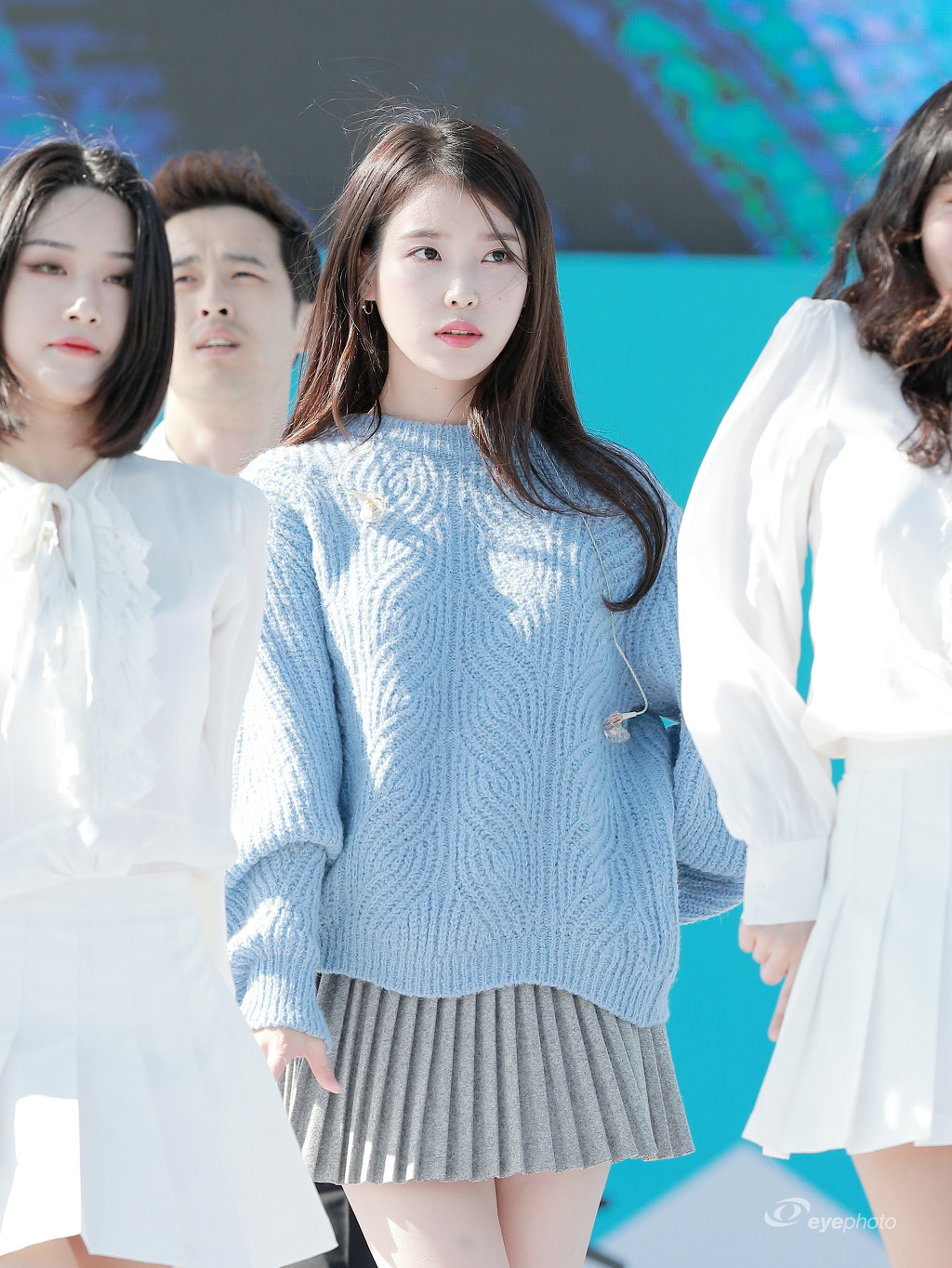 하늘하늘한 하늘색 아이유.jpg | 인스티즈