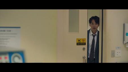 나에게만 그녀가 보이기 시작했다. 천우희 김남길 주연 ＜영화 어느날＞ 01 | 인스티즈