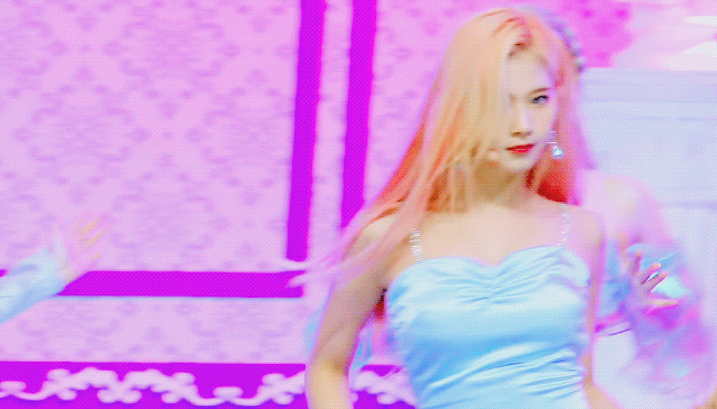 여전히 사람홀리는 사나의 눈빛ㄷㄷㄷ.gif | 인스티즈