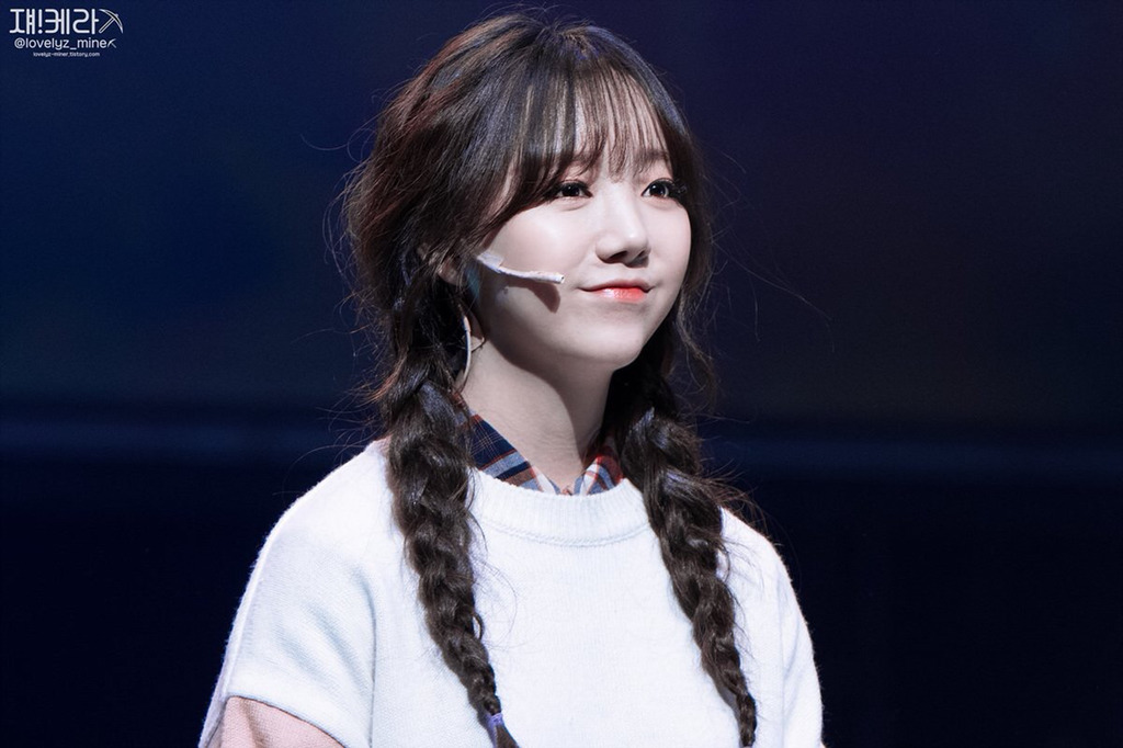 [러블리즈] 졸업하기 위해서는 보고서를 써야해서 케이 | 인스티즈