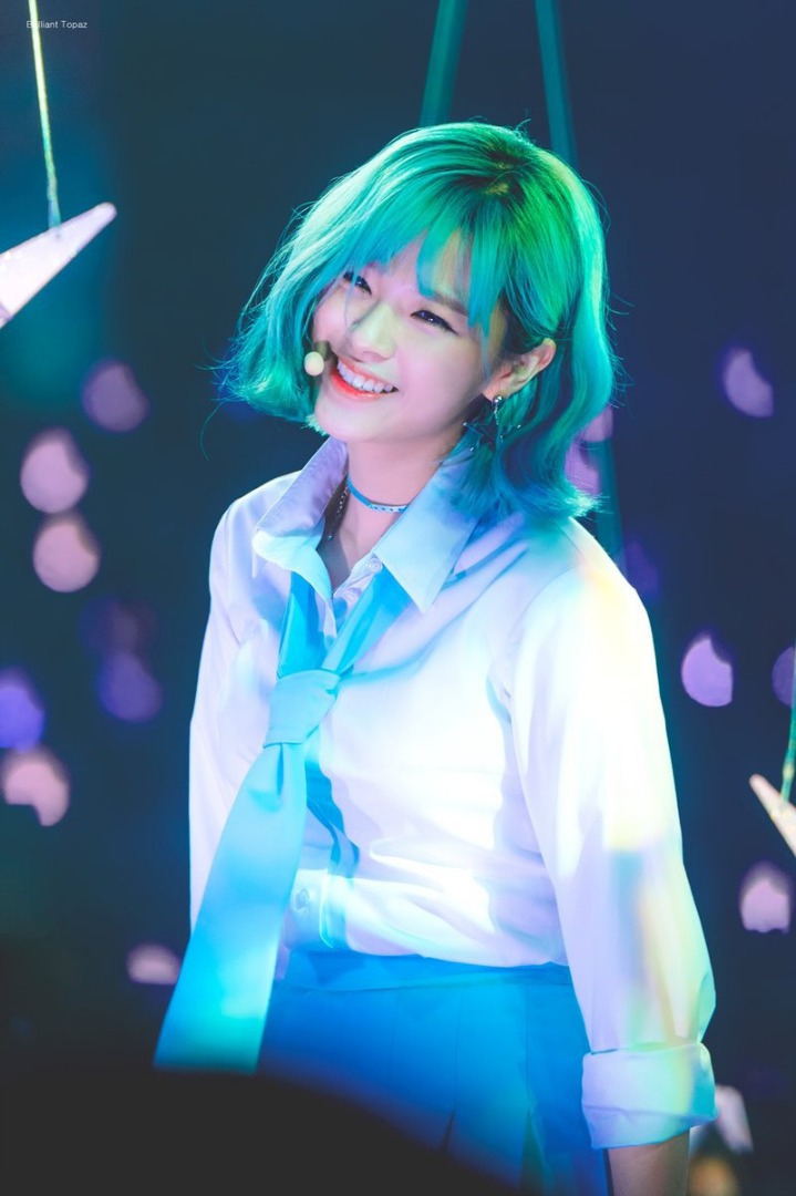 리즈 갱신중인 트와이스 정연 .gif | 인스티즈