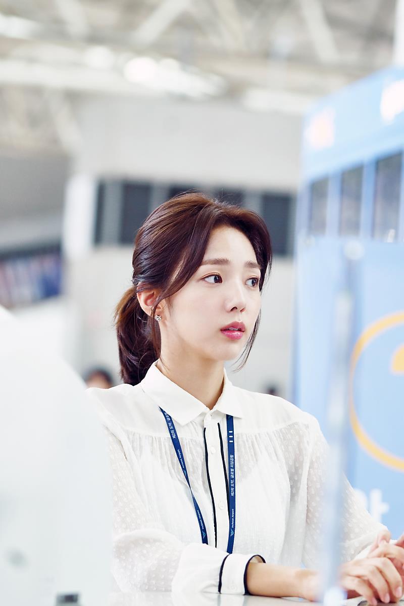 항공사직원 캐로 활약하고 있는 채수빈 | 인스티즈