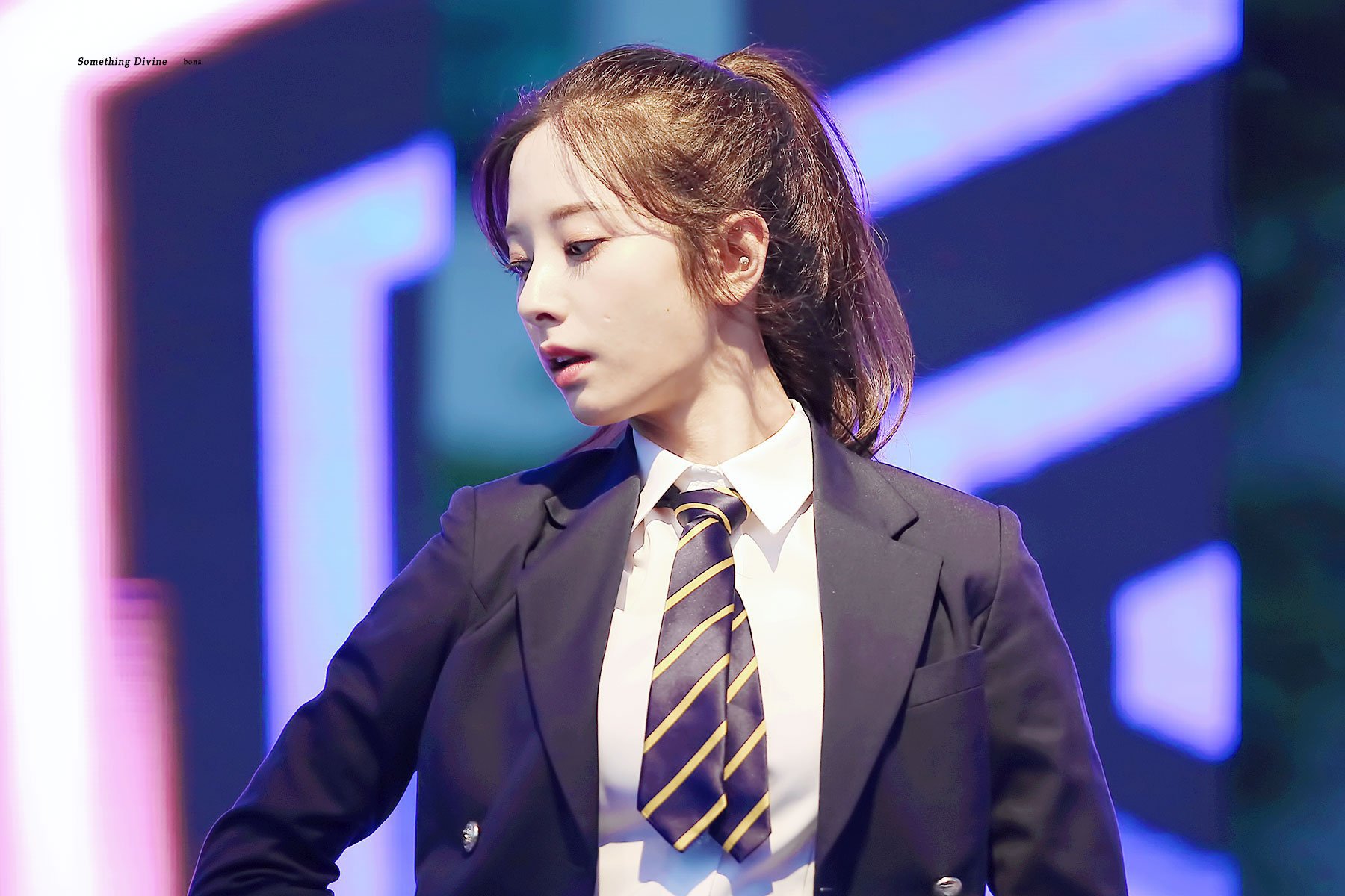 고급지게 이쁜 우주소녀 보나.jpgif | 인스티즈