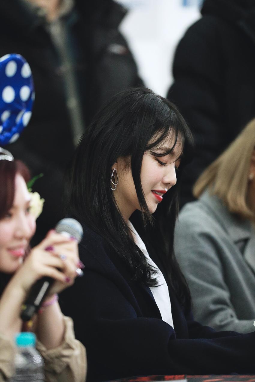 레드벨벳 아이린의 클라스 옆모습.jpg | 인스티즈