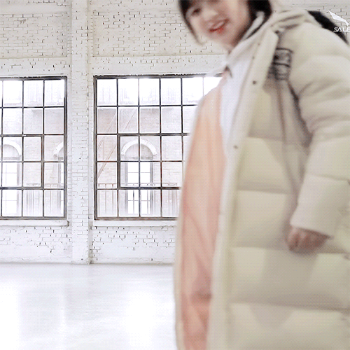 살레와 비하인드 아이즈원 최예나.gif | 인스티즈