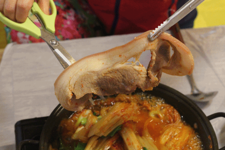 칼칼하고 개운한 돼지고기 김치찜.gif | 인스티즈