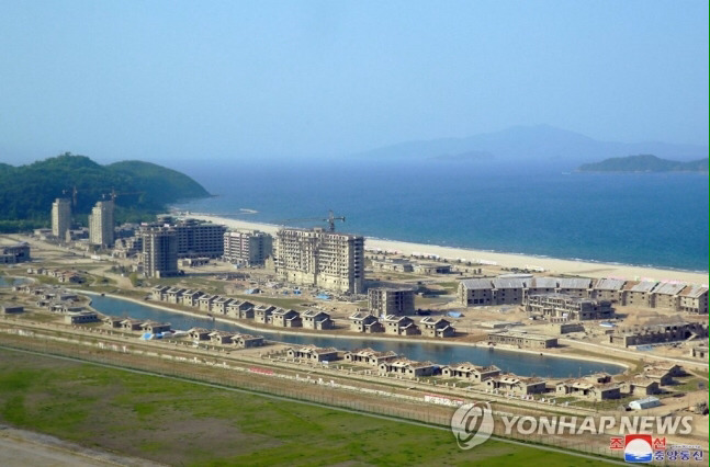 김정은이 시찰한 원산 관광지구 전경.jpg | 인스티즈