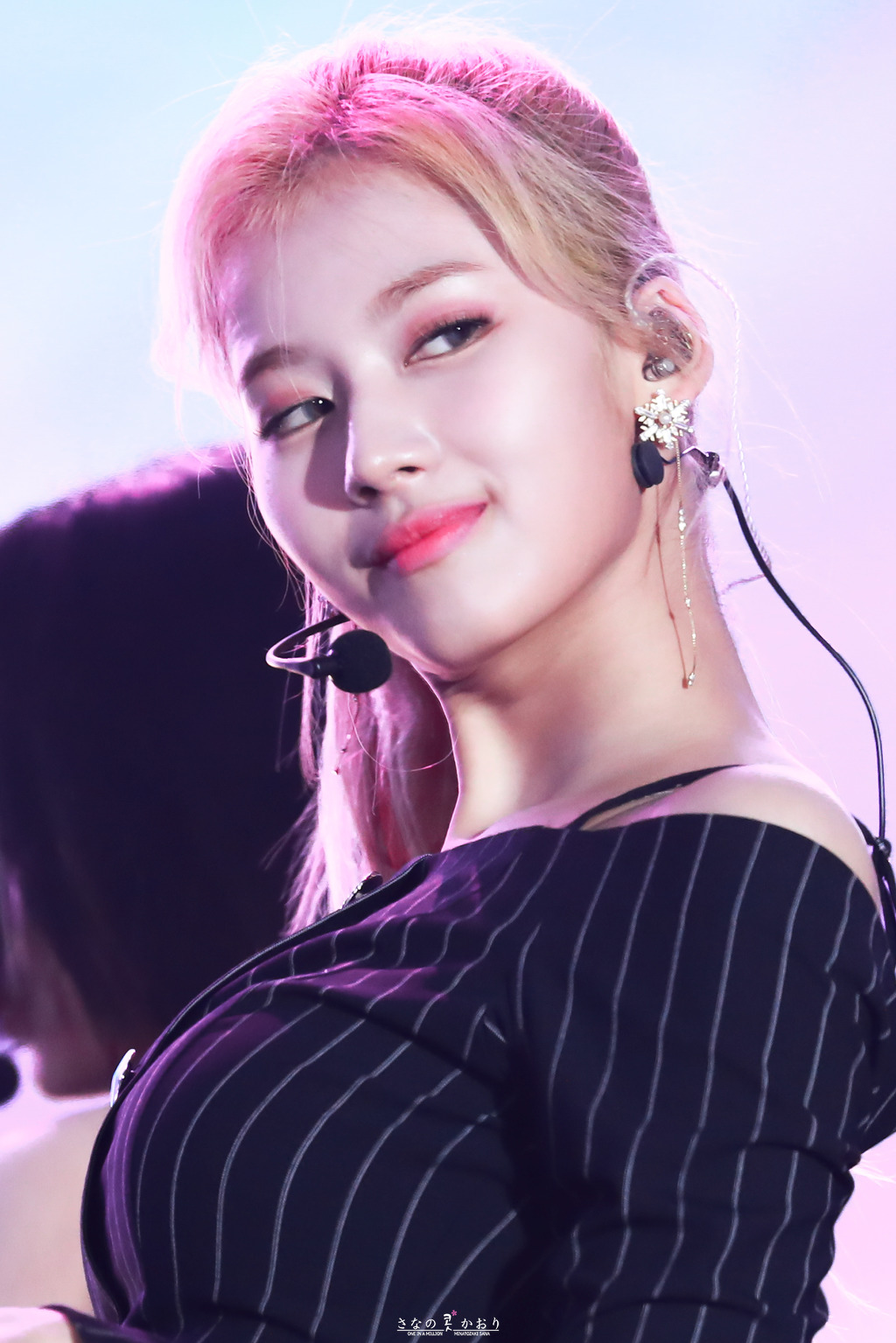 오늘이 생일인 트와이스 사나.jpgif (335장) | 인스티즈