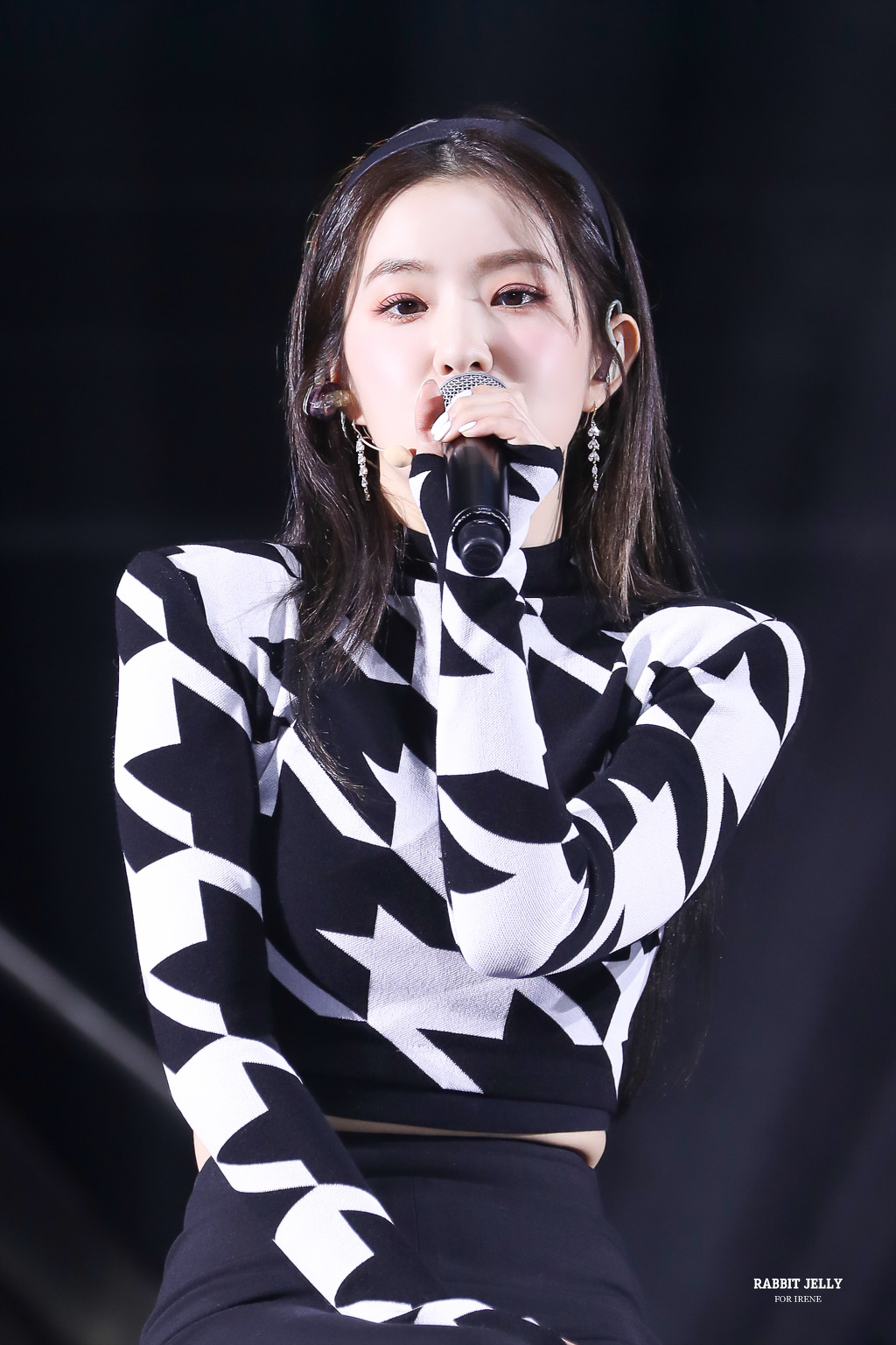 검정 머리띠한 아이린.jpgif | 인스티즈